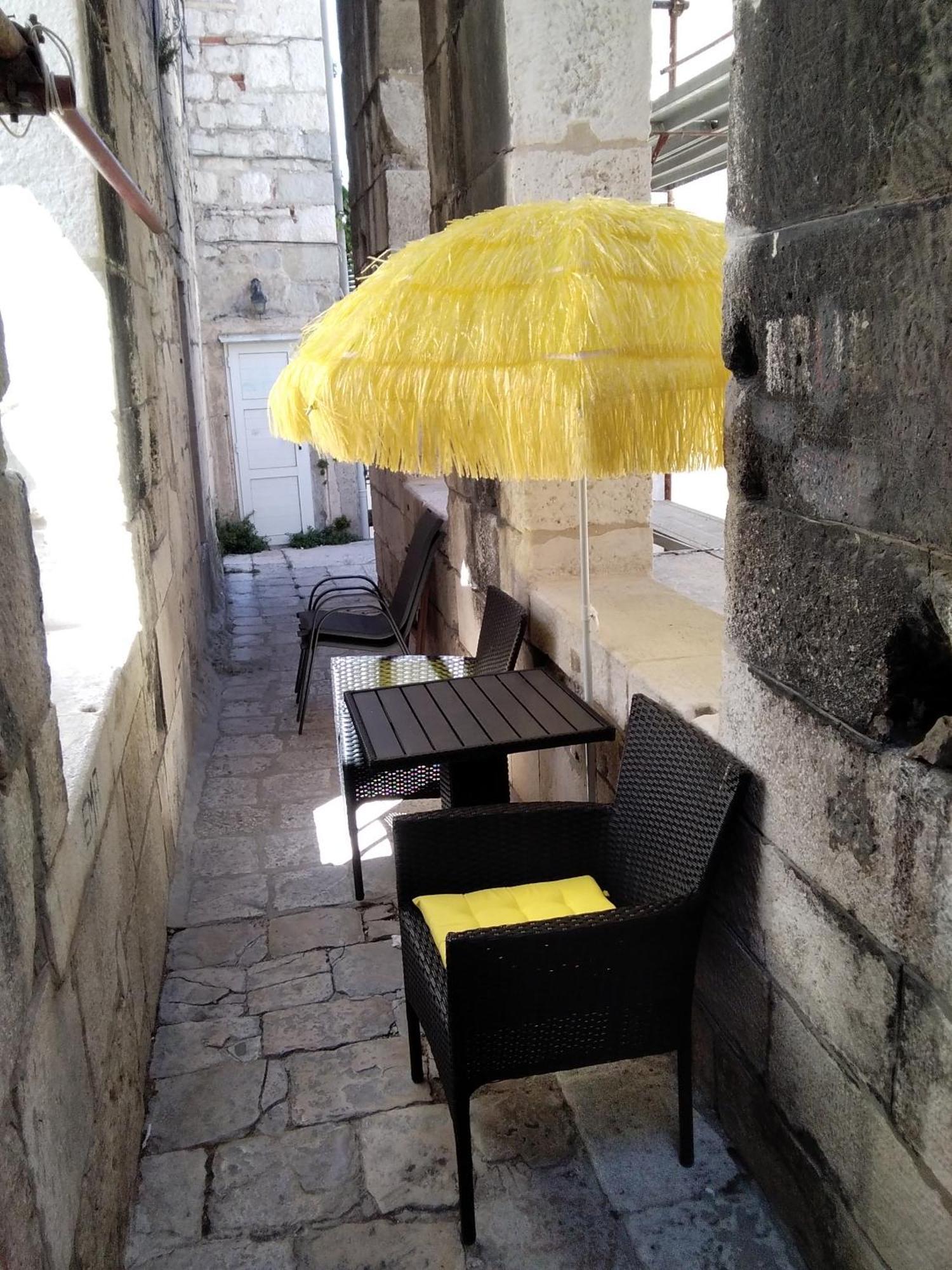 Private Apartments In Diocletians Palace Split Exterior photo