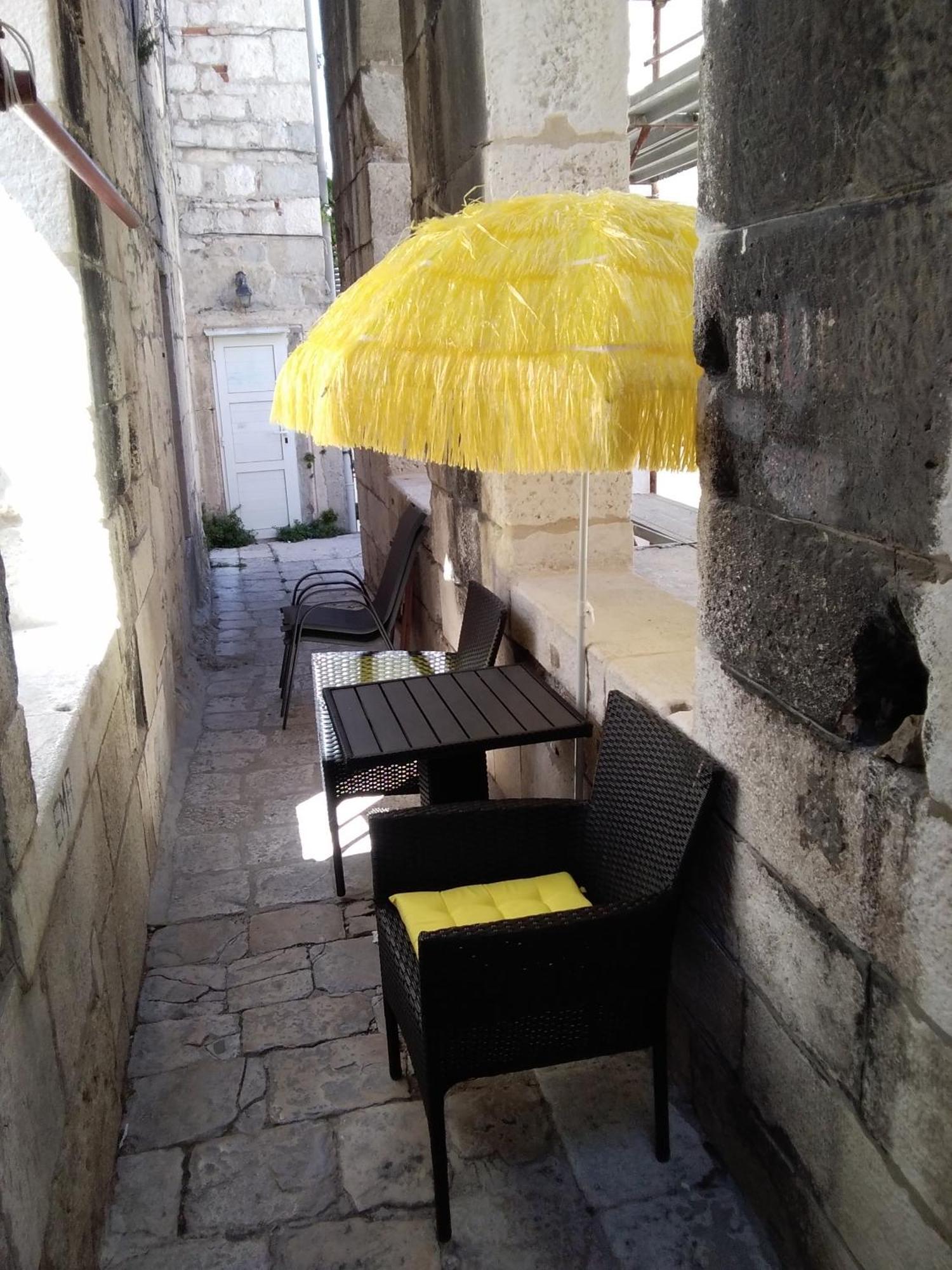 Private Apartments In Diocletians Palace Split Exterior photo