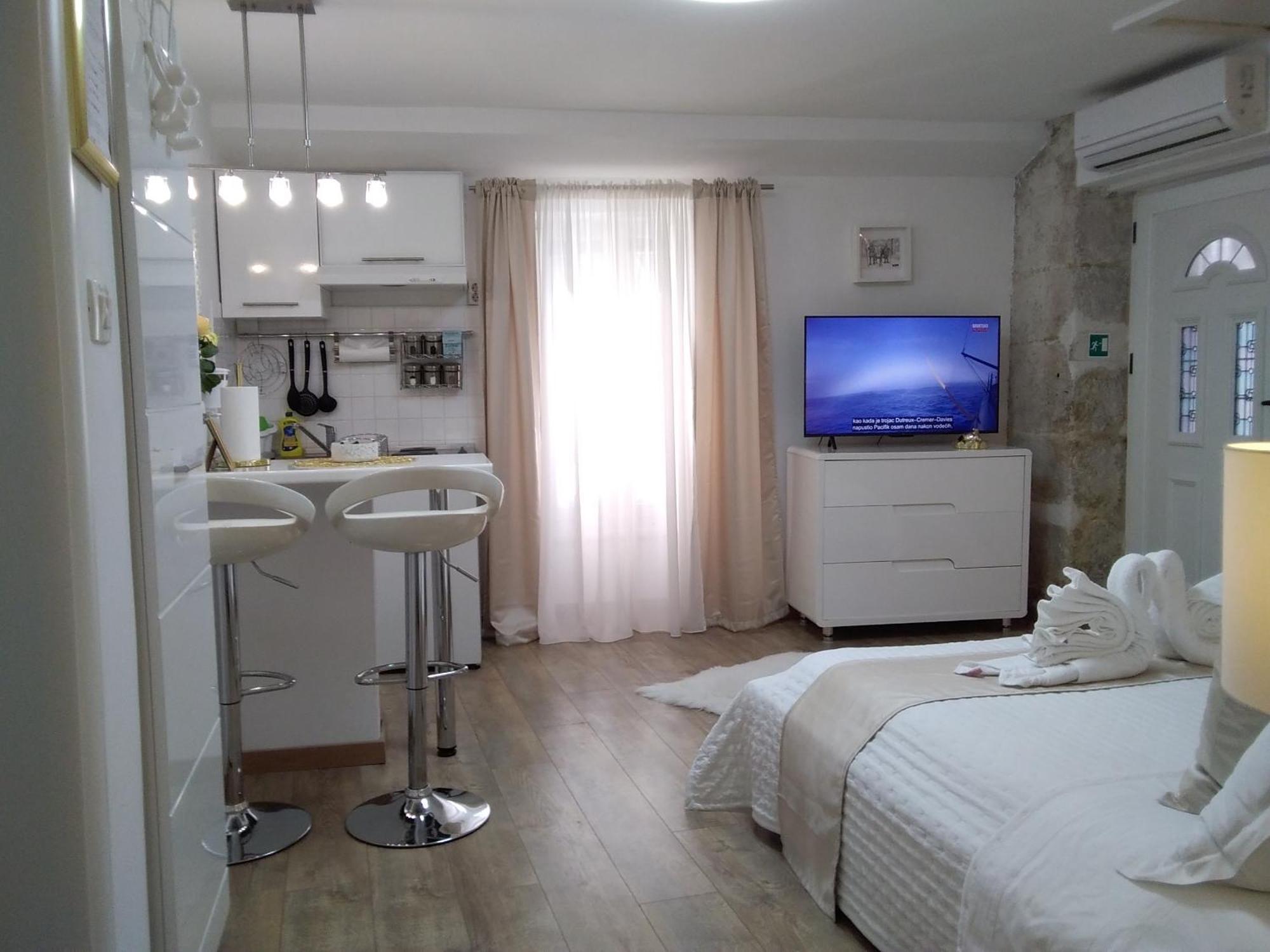 Private Apartments In Diocletians Palace Split Exterior photo