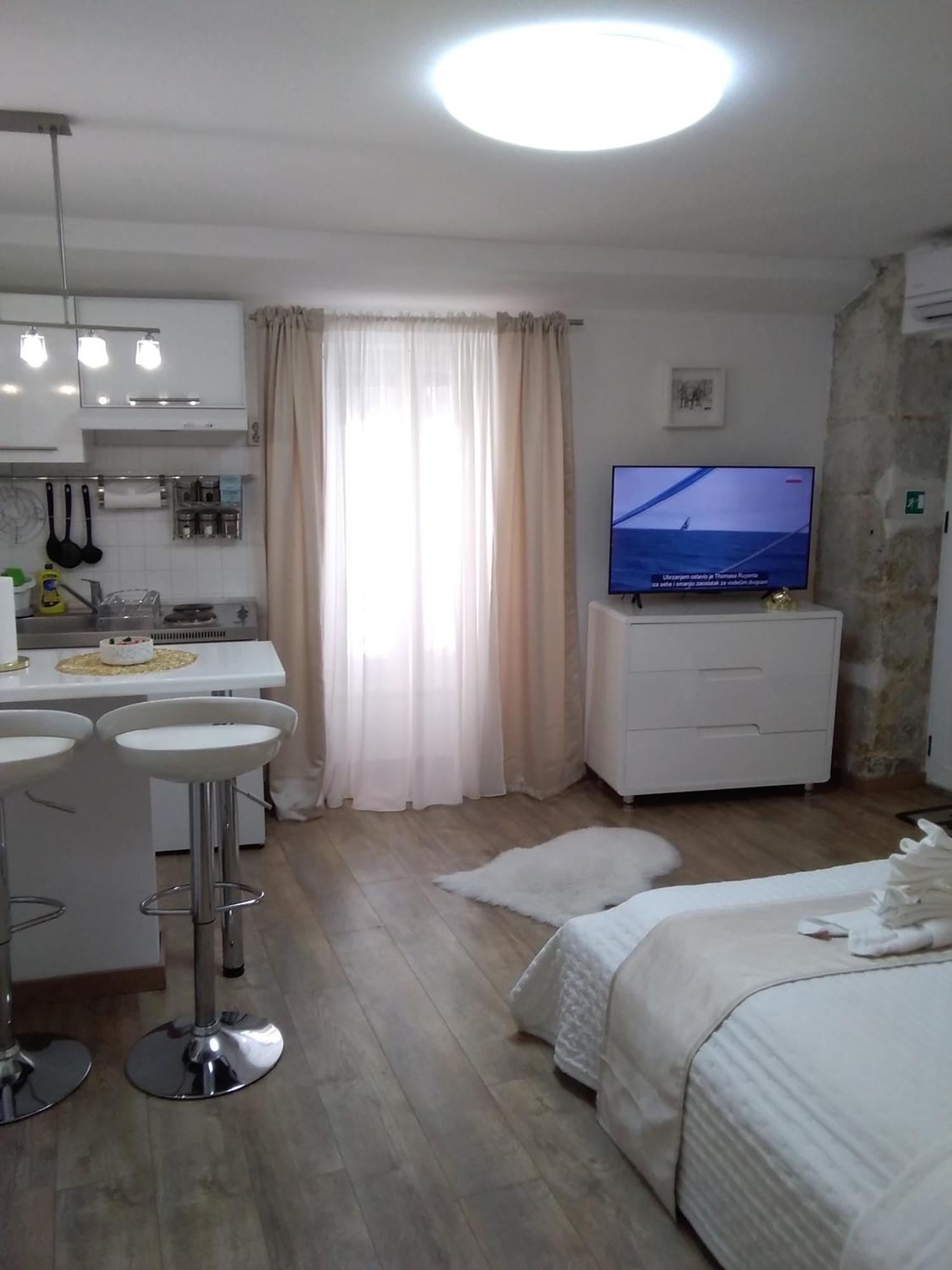 Private Apartments In Diocletians Palace Split Exterior photo